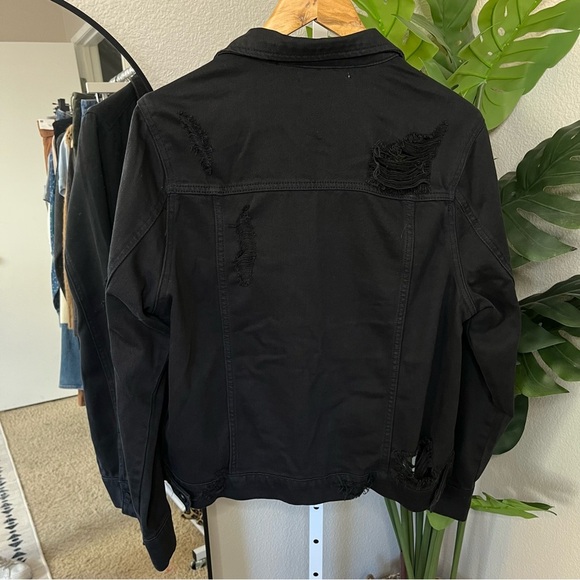 😮‍💨🖤 Refuge Black Distressed Denim Jacket Sz L | Shredded Ripped Trucker Jacket - Picture 7 of 7